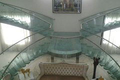 glass staircase railing